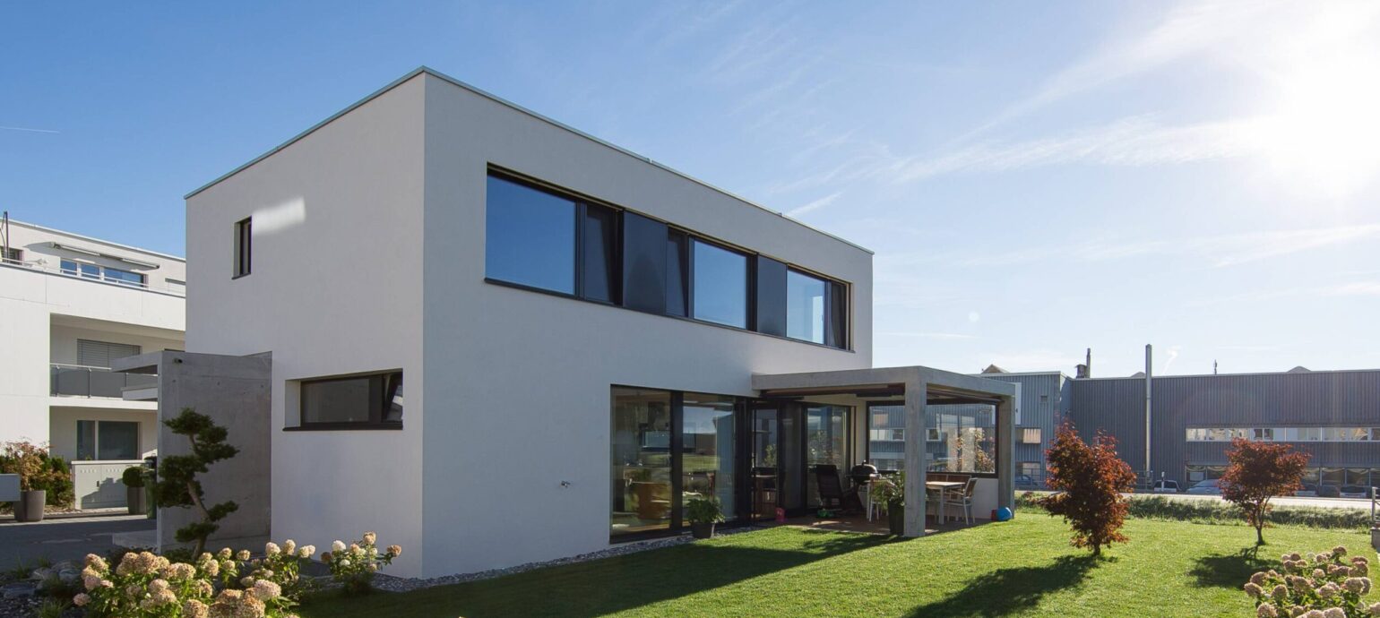 Berneck Neudorfstrasse EFH Fassade Garten