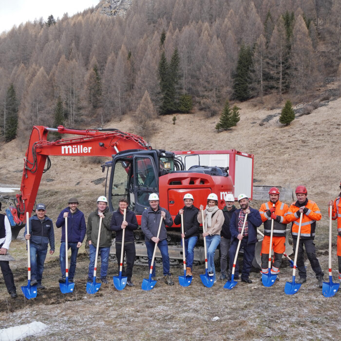 Spatenstich Splügen Pöschtli